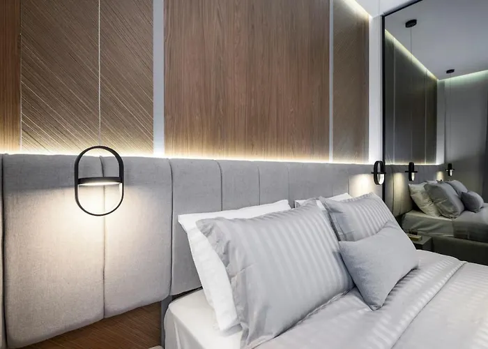 Aristotelian Virtues - Tharros Apartament *