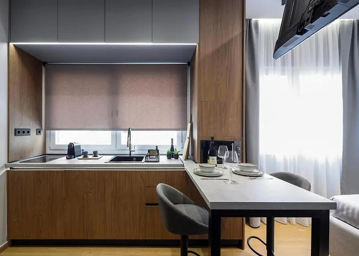 Aristotelian Virtues - Tharros Apartament *