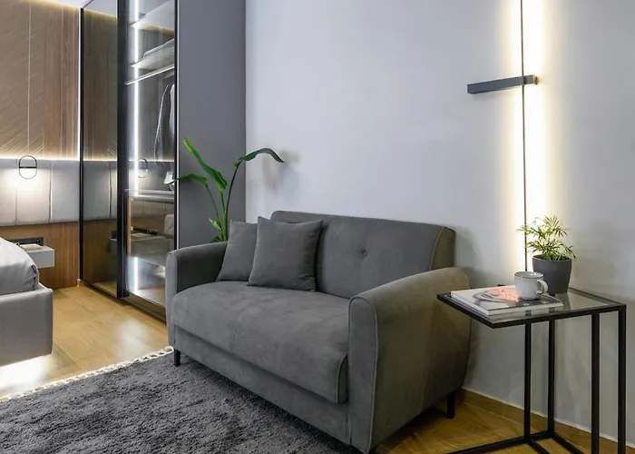 Aristotelian Virtues - Tharros Apartamento